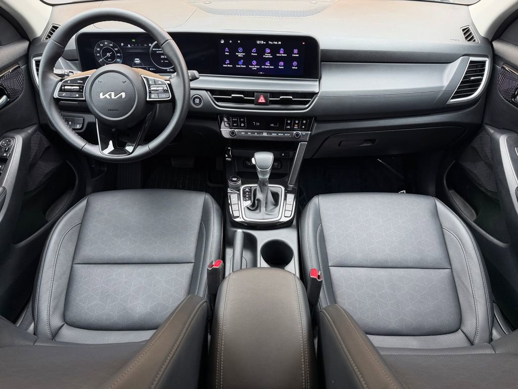 Used 2024 Kia Seltos EX FWD image 16