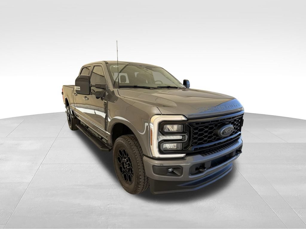 Used 2025 Ford F350 Lariat w/ Black Appearance Package AWD/4WD image 4