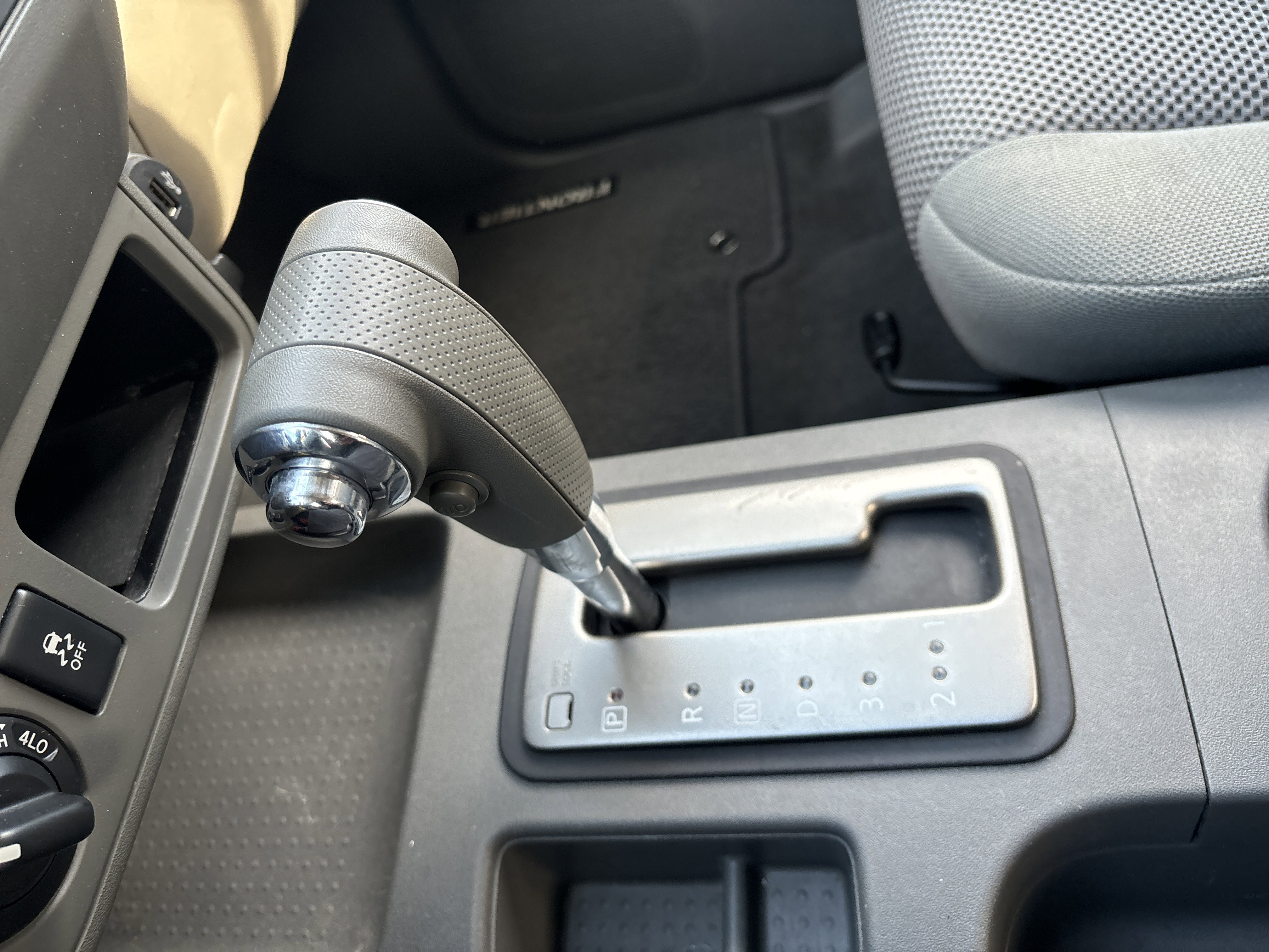 Used 2019 Nissan Frontier SV image 23