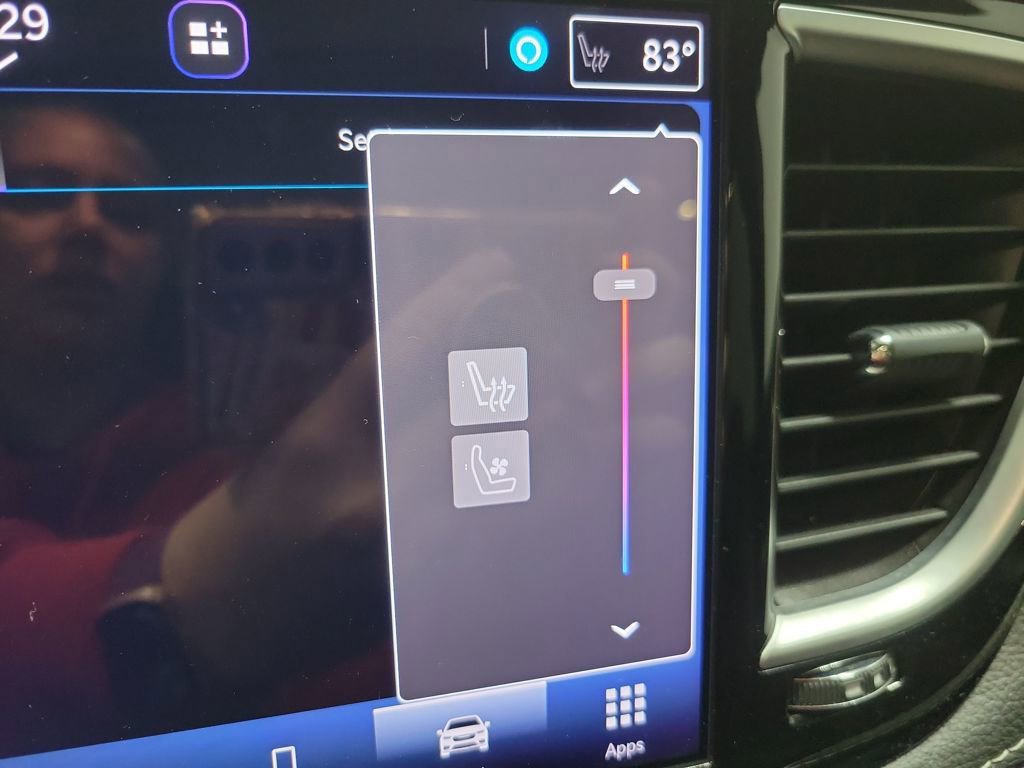 Used 2025 Chrysler Pacifica Limited image 9