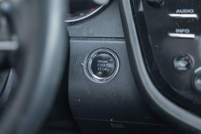 Used 2018 Toyota Camry XSE image 30