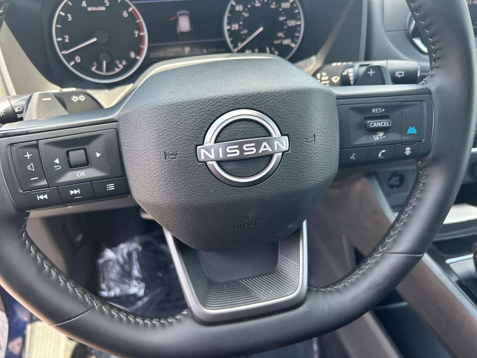 Used 2025 Nissan Rogue SV FWD image 30