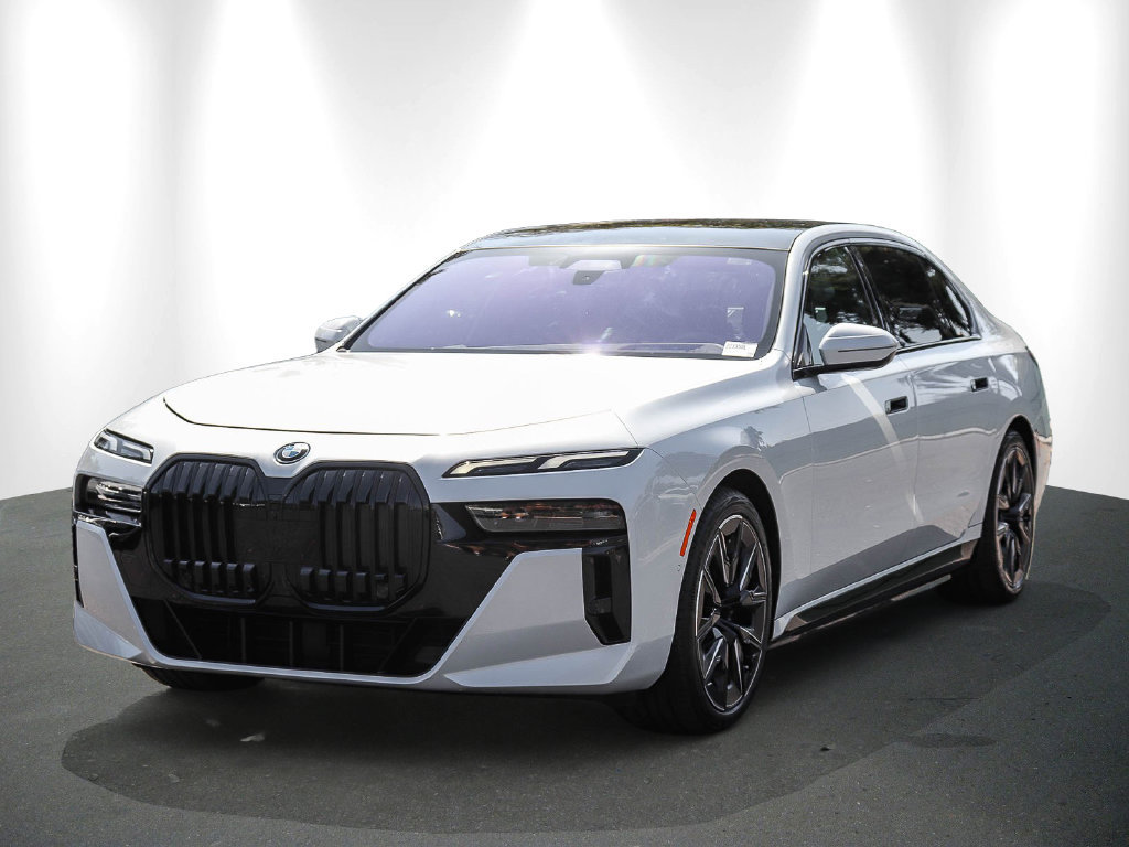 Certified 2023 BMW i7 xDrive60 AWD/4WD image 3