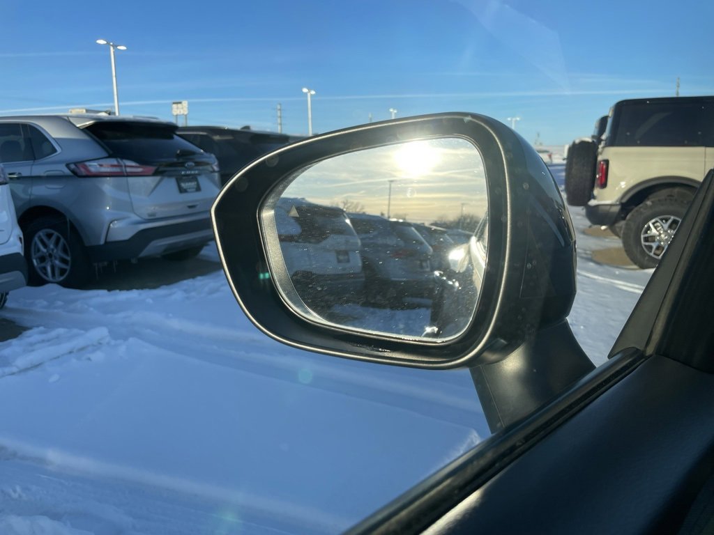 Used 2023 Nissan Rogue SV image 40