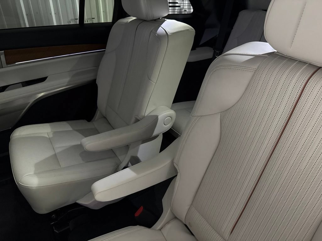 Certified 2026 Cadillac Vistiq Sport AWD/4WD image 18