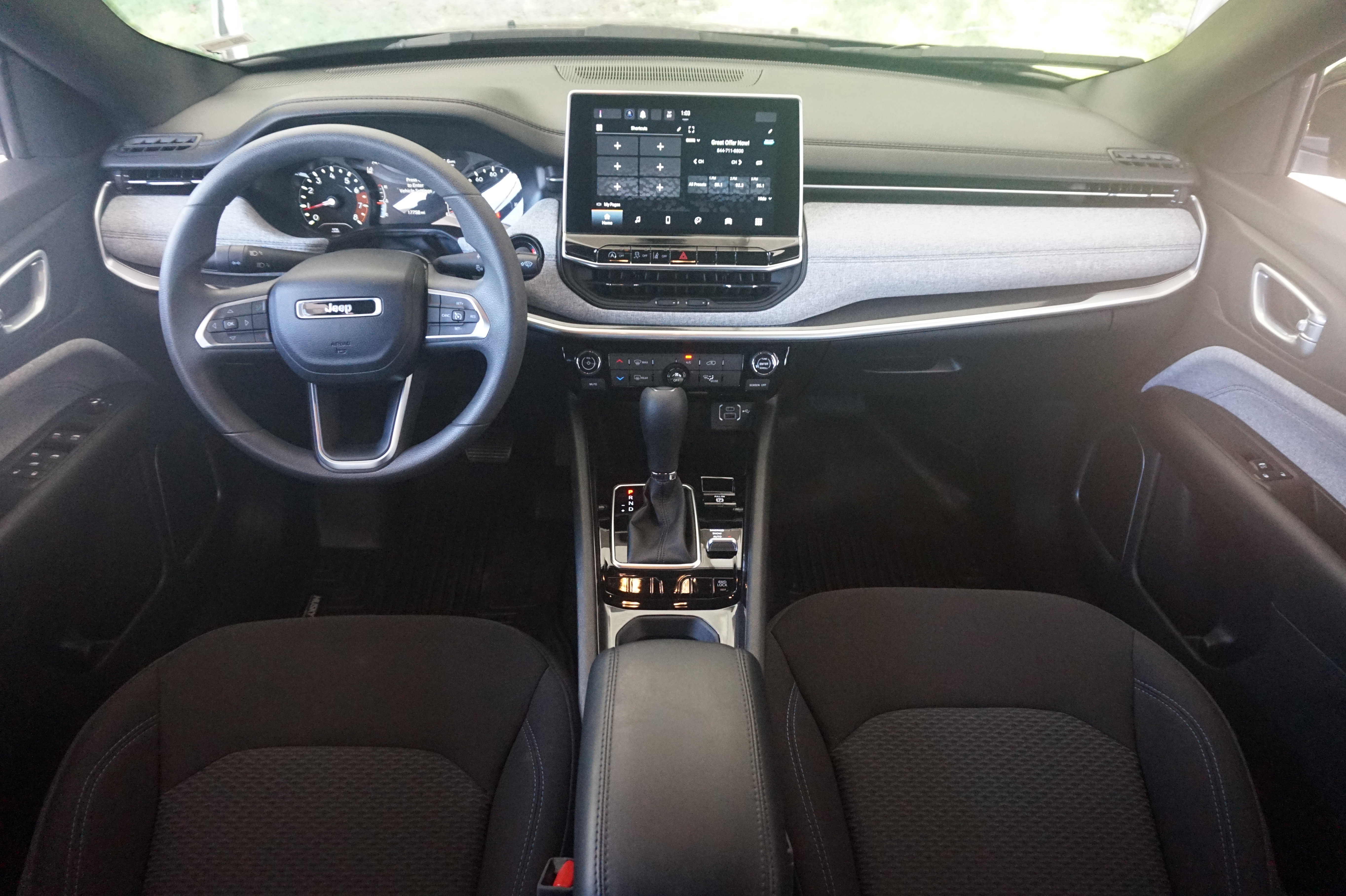 Used 2023 Jeep Compass Sport image 23