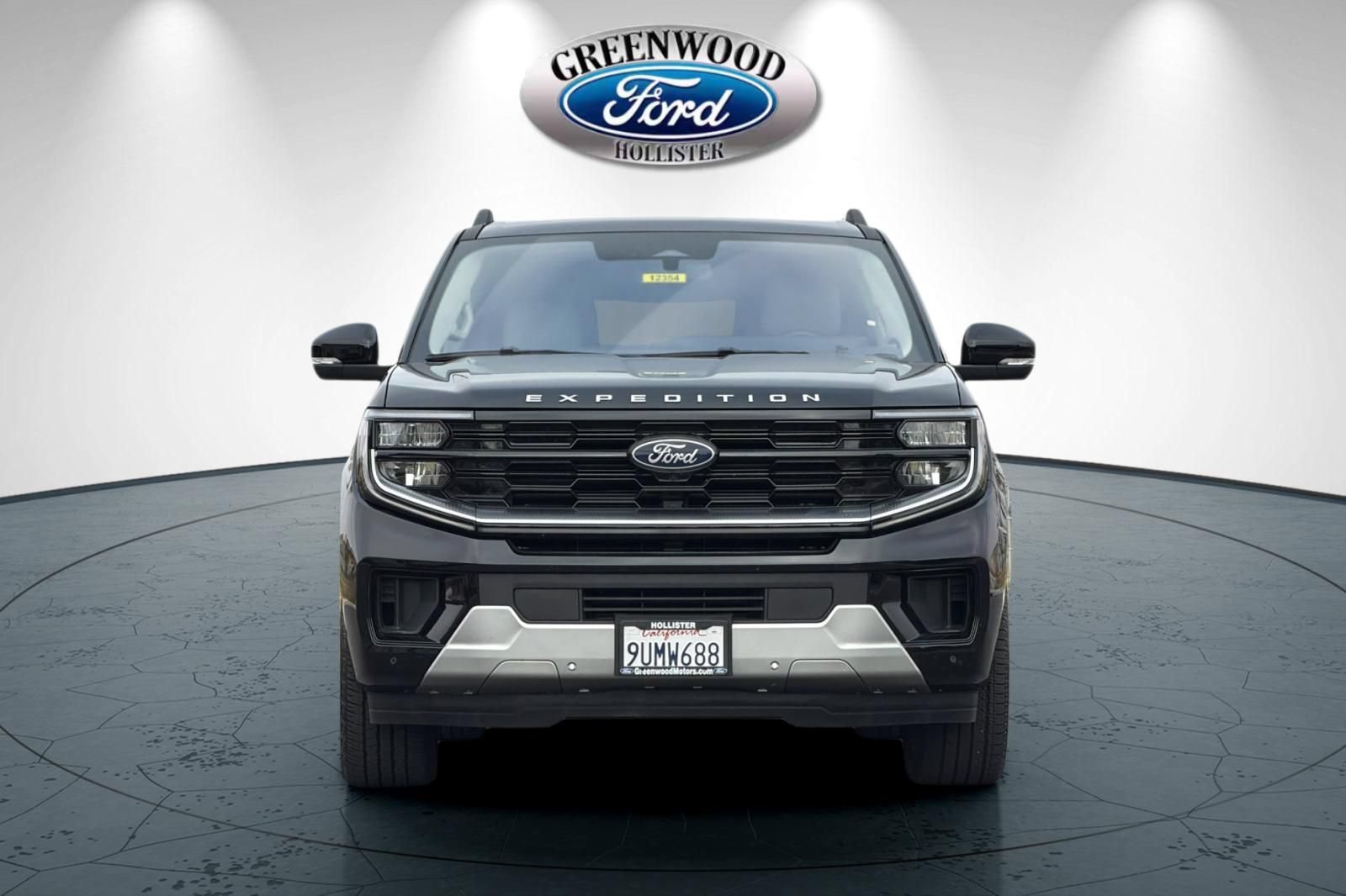 Certified 2025 Ford Expedition Max Platinum w/ Driver's Package AWD/4WD image 9