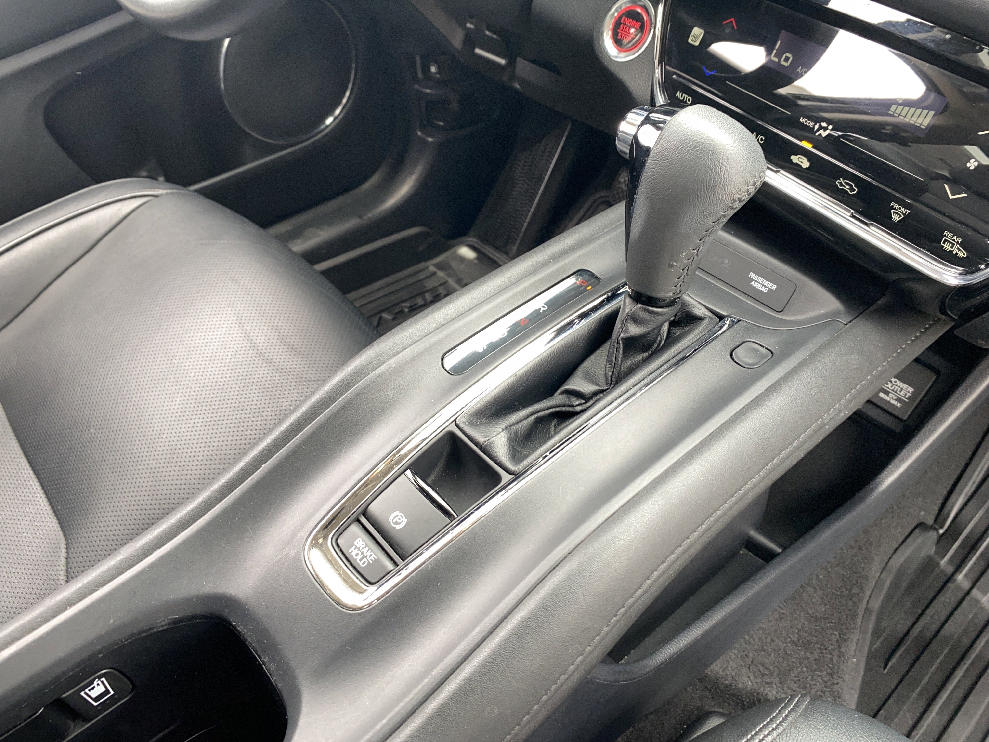 Used 2020 Honda HR-V Touring image 14