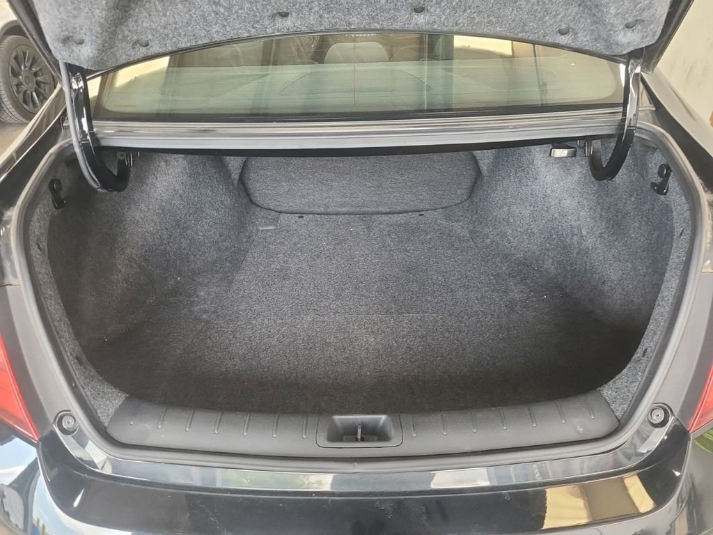 Used 2016 Honda Accord EX-L image 6