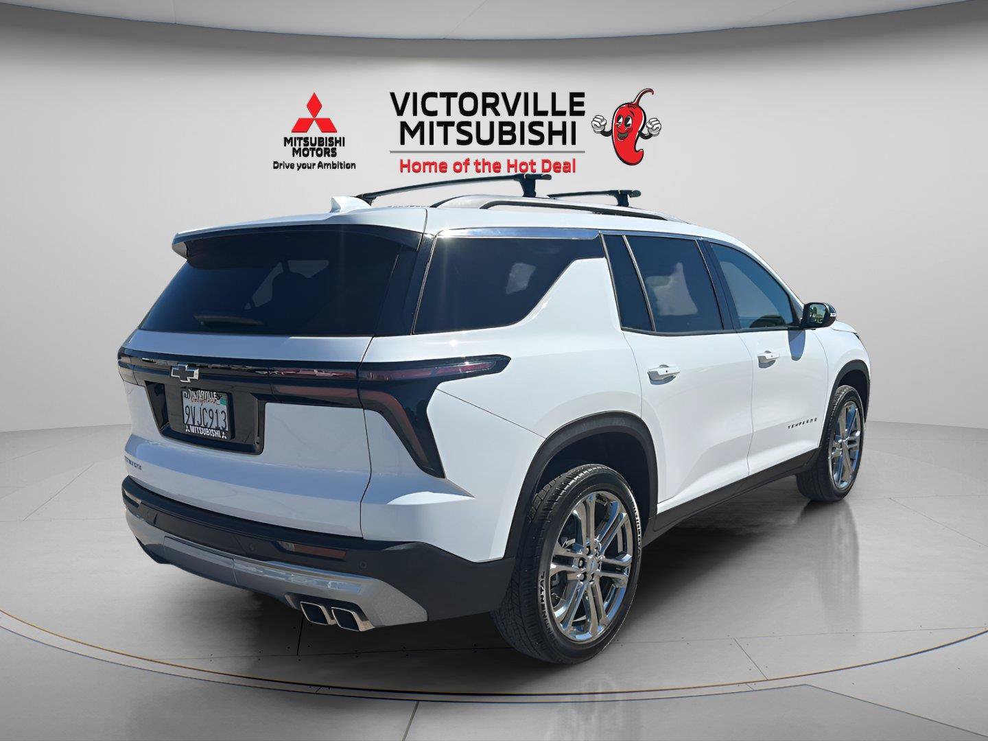 Used 2025 Chevrolet Traverse LT w/ LPO, Floor Liner Package FWD image 7