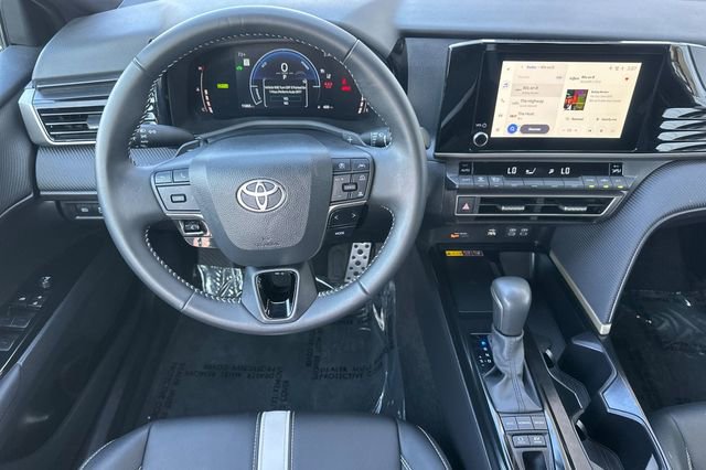Used 2025 Toyota Camry SE image 13