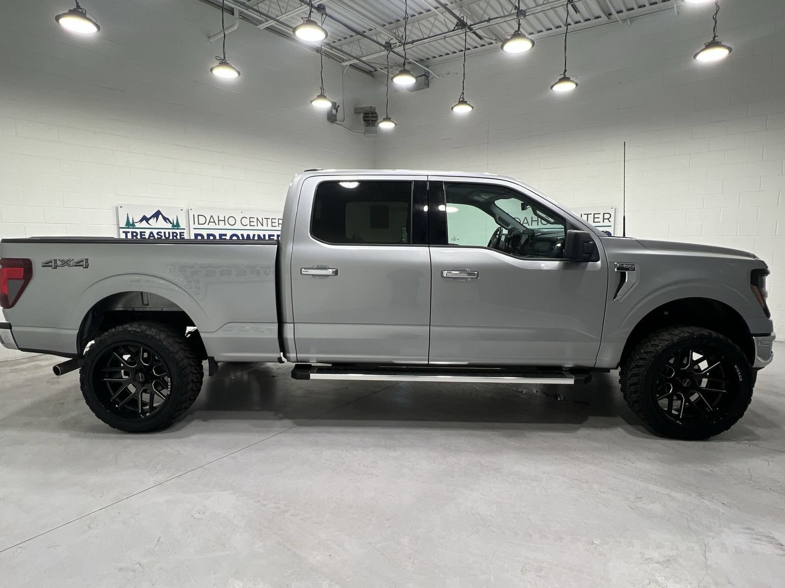 Used 2024 Ford F150 XLT w/ Tow/Haul Package AWD/4WD image 9
