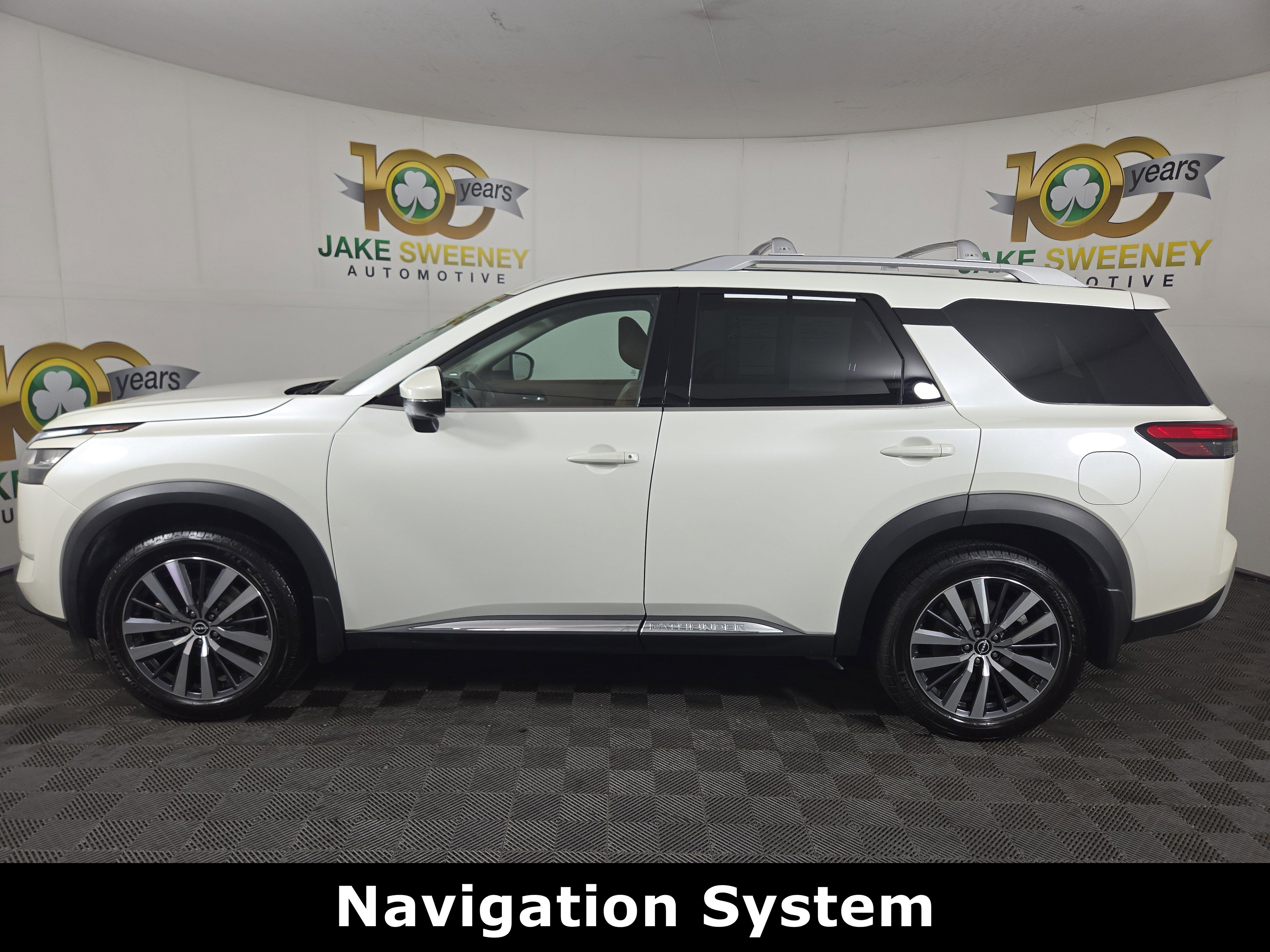 Used 2022 Nissan Pathfinder Platinum w/ Cargo Package image 4