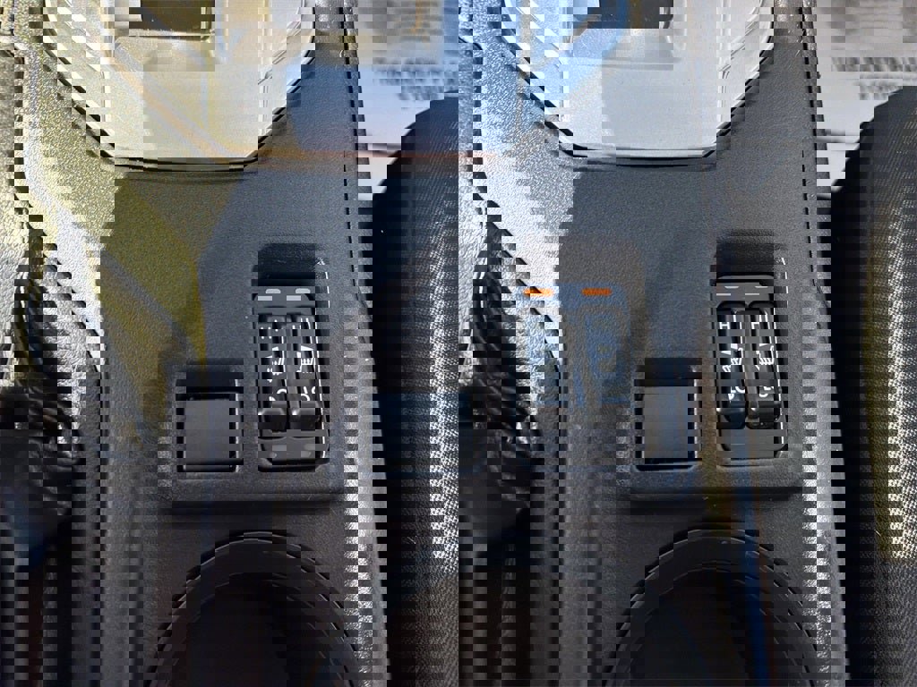 Used 2018 Subaru Impreza 2.0i Premium w/ Eyesight & BSD & Rcta image 21