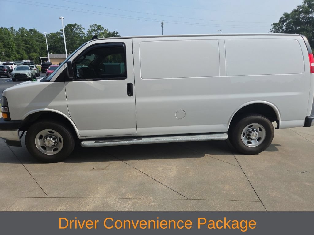 Used 2024 Chevrolet Express 2500 w/ Driver Convenience Package RWD image 3