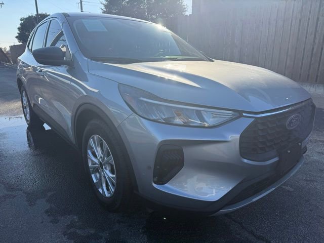 Used 2023 Ford Escape Active w/ Tech Pack #1 image 2