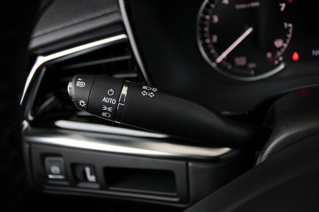 New 2025 Cadillac XT6 Luxury image 19