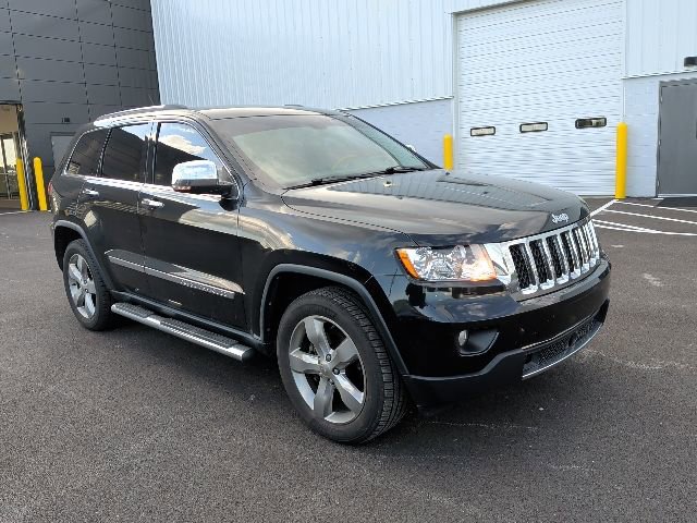 Used 2013 Jeep Grand Cherokee Overland w/ Advance Technology Group AWD/4WD image 2