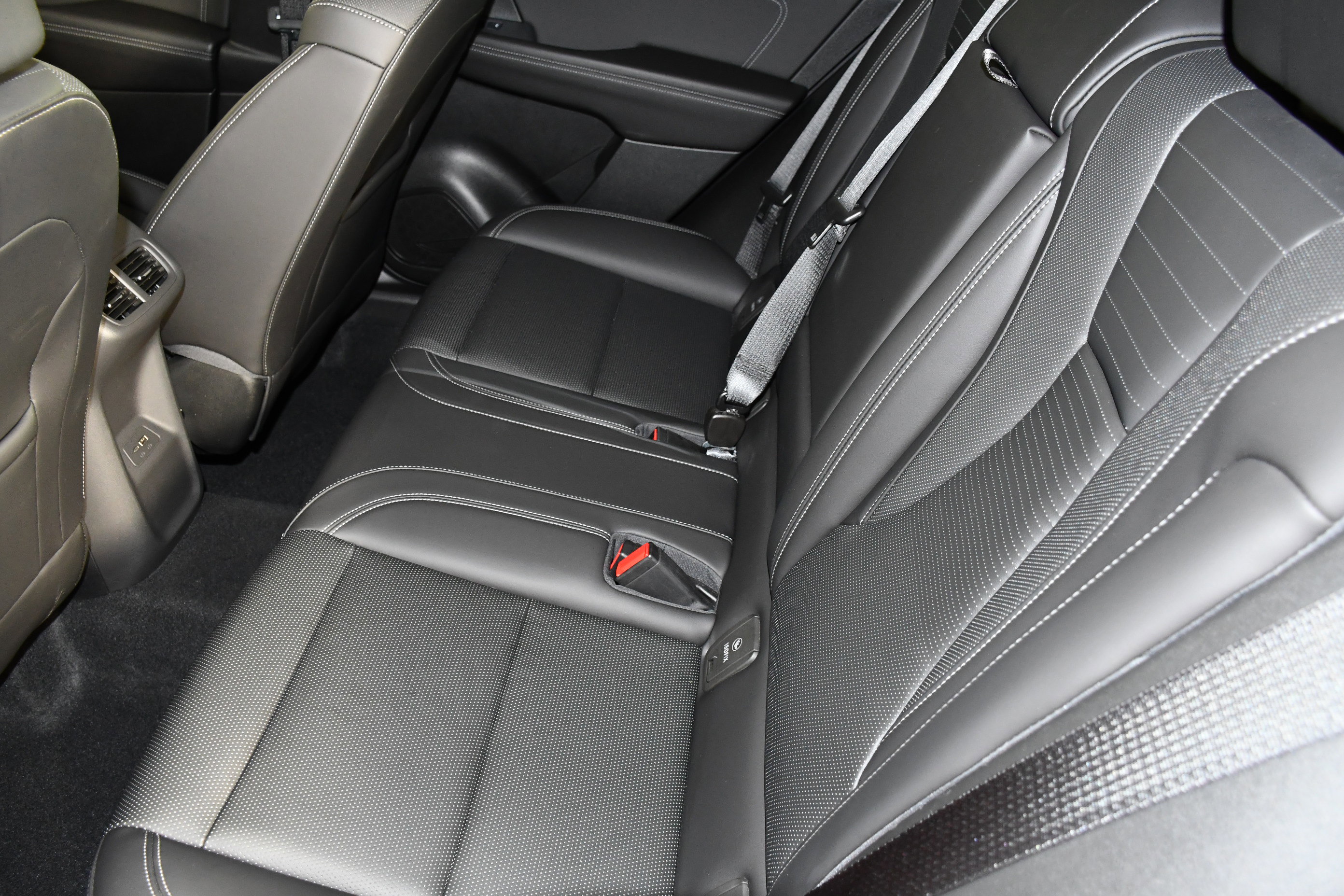 Used 2024 Buick Envision Preferred AWD/4WD image 48