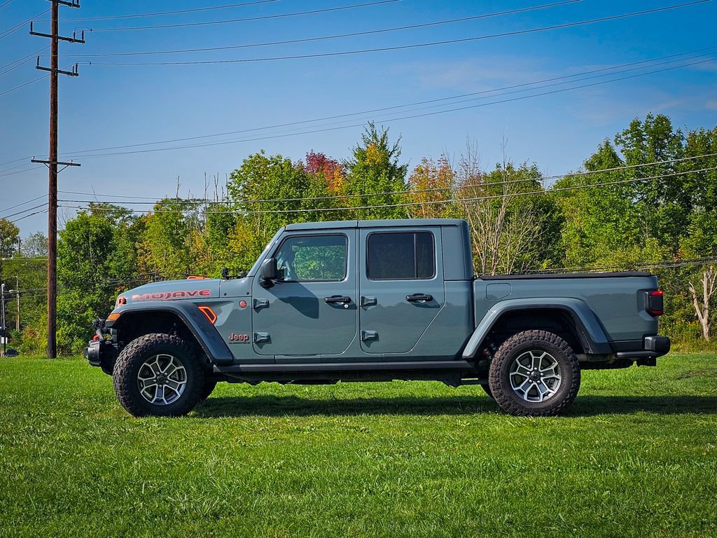Used 2025 Jeep Gladiator Mojave AWD/4WD image 8