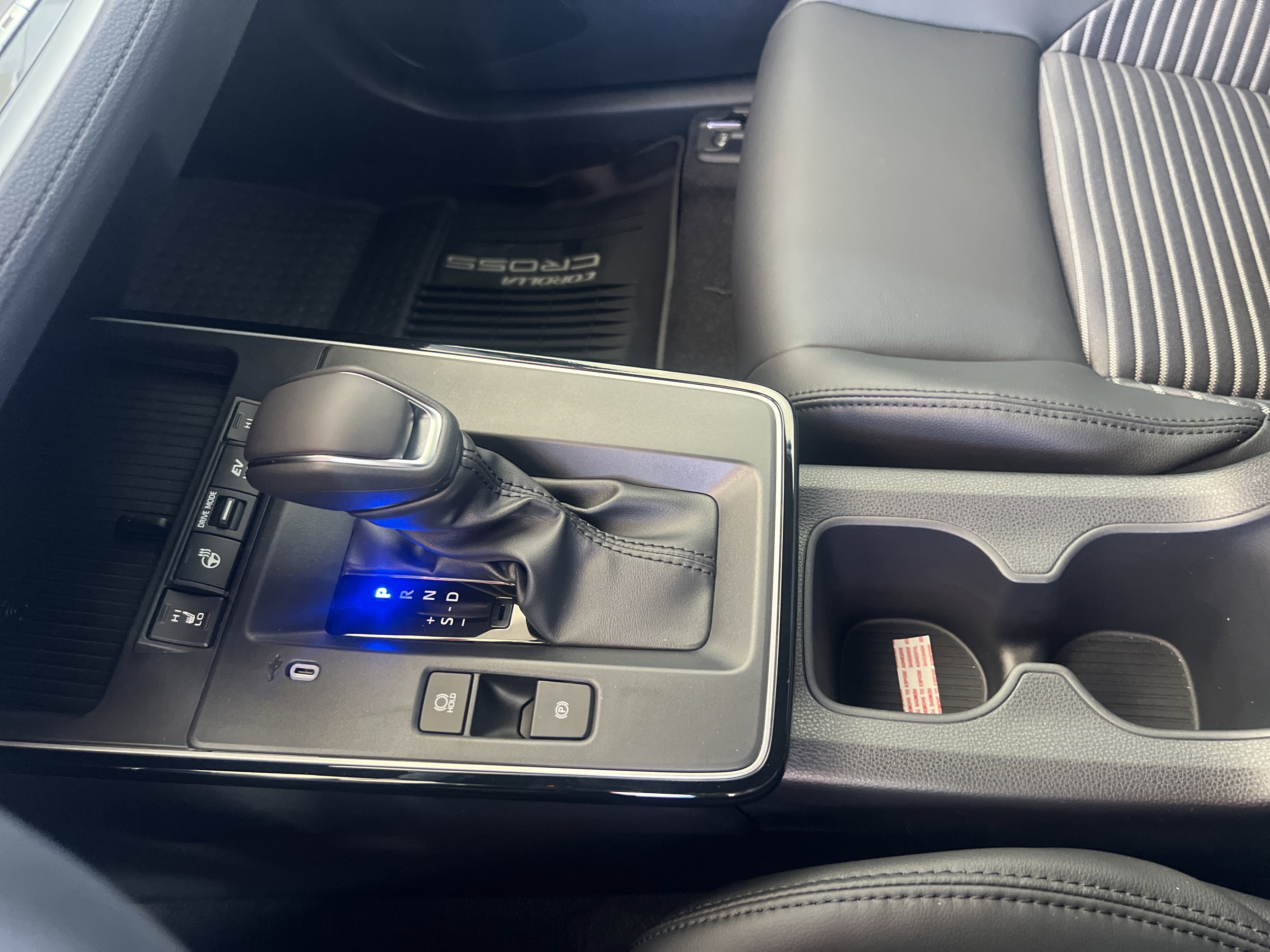 New 2026 Toyota Corolla Cross XSE image 32