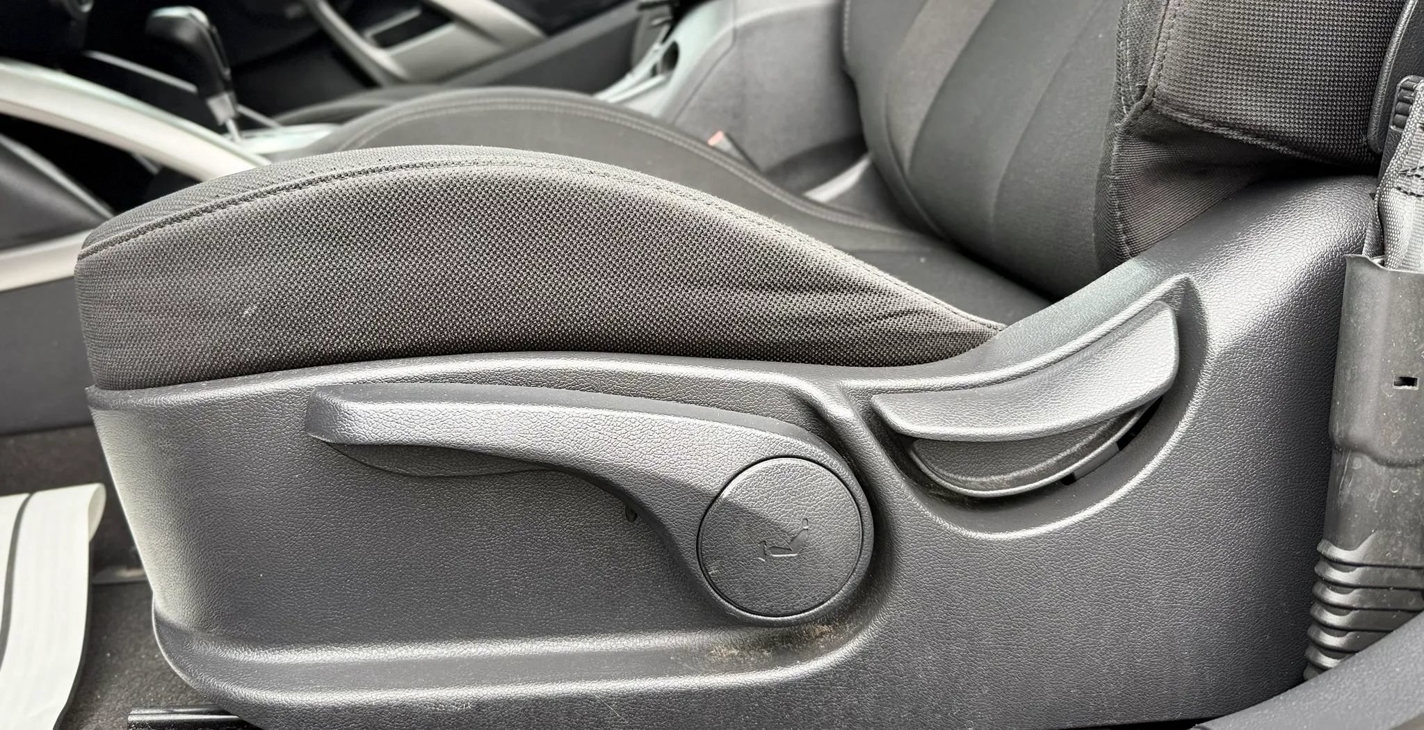 Used 2013 Hyundai Veloster RE:MIX Edition FWD image 24
