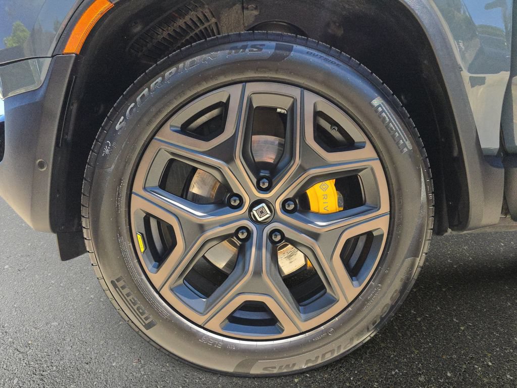 Used 2025 Rivian R1S Premium AWD/4WD image 36