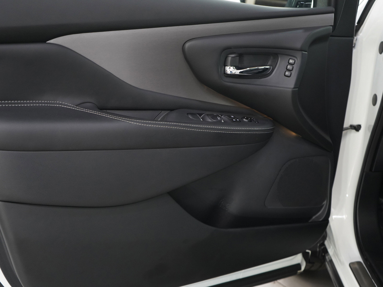 Used 2024 Nissan Murano SL image 18