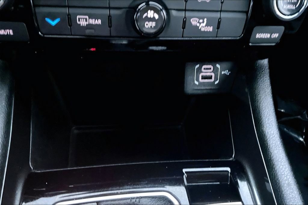 Used 2024 Jeep Compass Latitude image 30