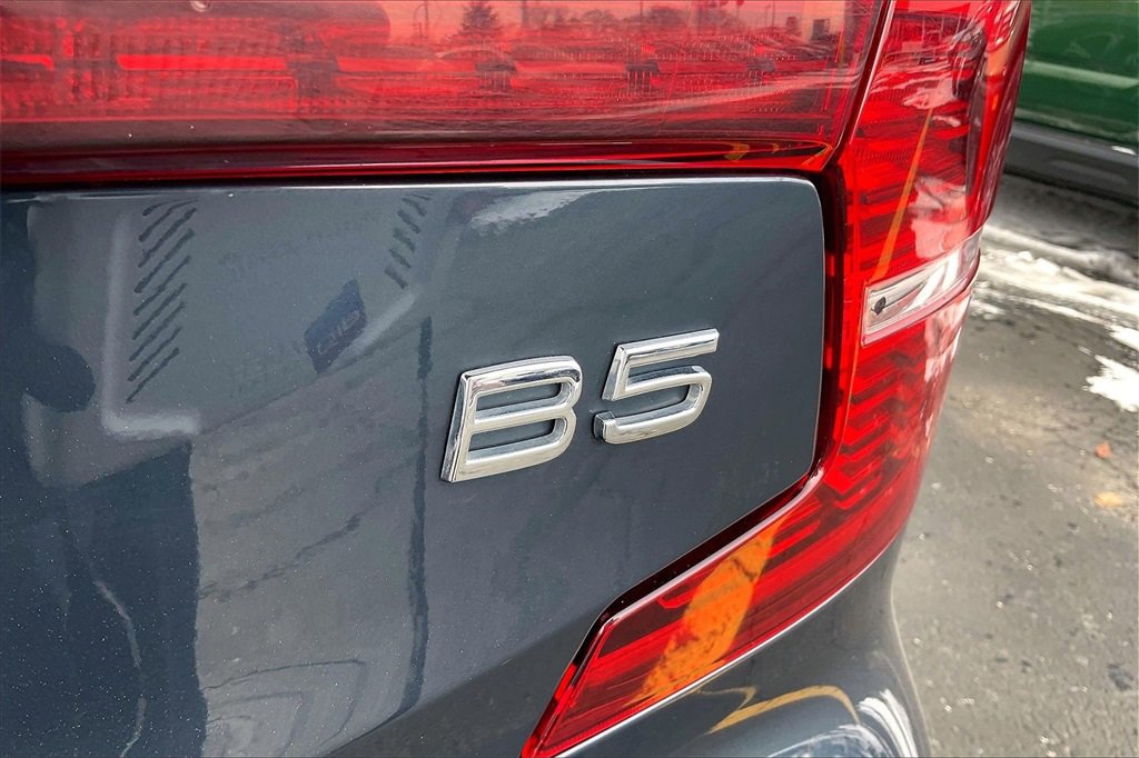 Used 2024 Volvo S60 B5 Plus image 7