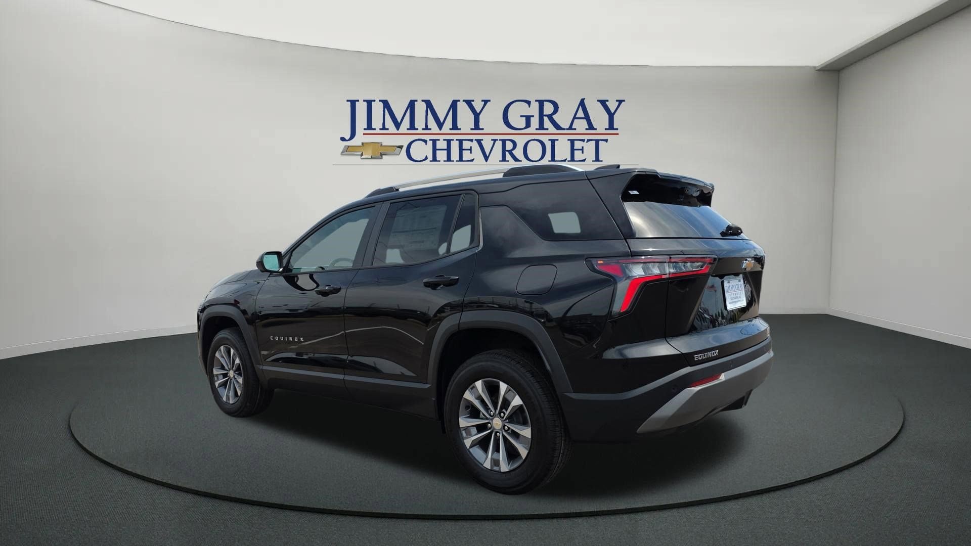 New 2026 Chevrolet Equinox LT w/ Convenience Package II FWD image 3