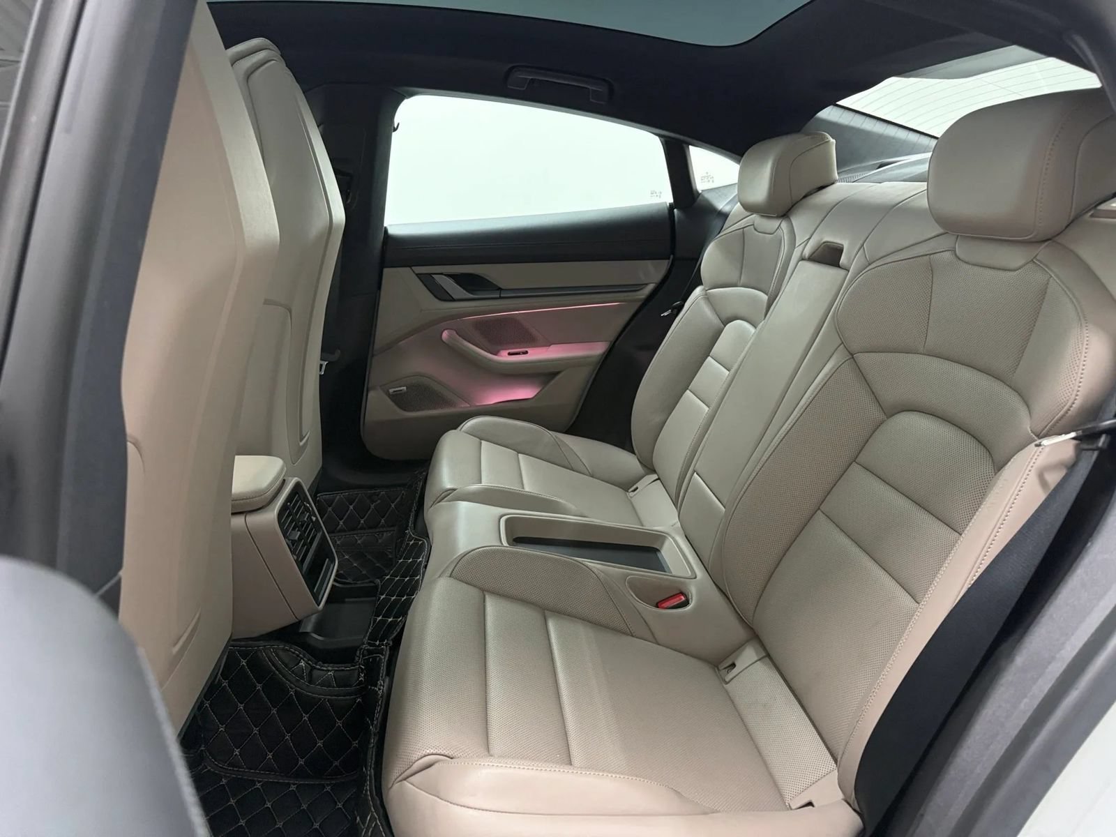 Used 2021 Porsche Taycan RWD image 17