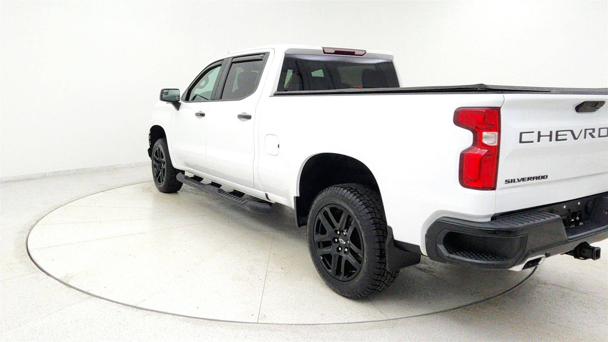 Used 2021 Chevrolet Silverado 1500 LT Trail Boss w/ Bed Protection Package AWD/4WD image 4