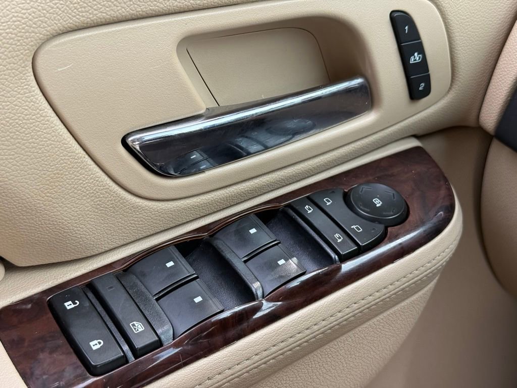 Used 2014 Cadillac Escalade Premium image 19
