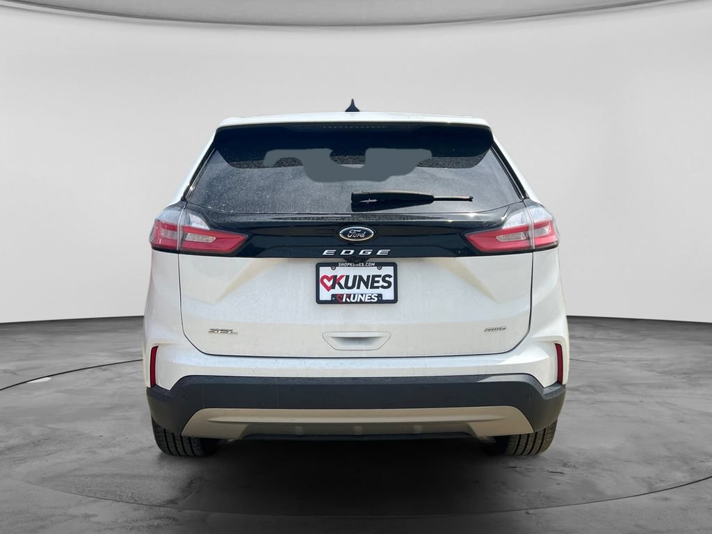 Used 2024 Ford Edge SEL AWD/4WD image 9
