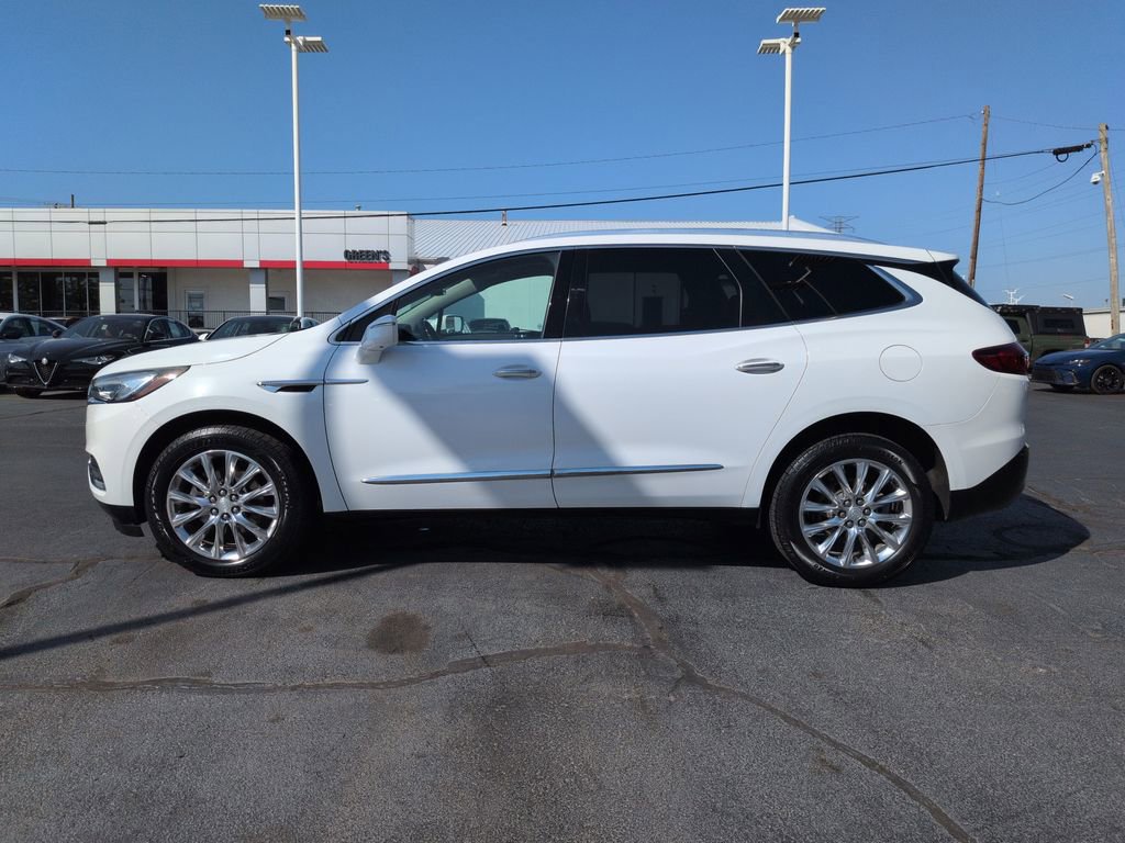 Used 2018 Buick Enclave Essence AWD/4WD image 2