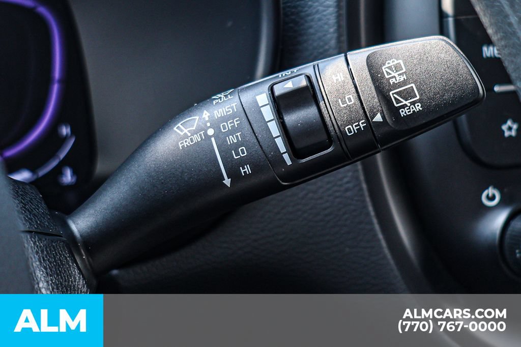 Used 2025 Kia Soul LX w/ LX Technology Package FWD image 32