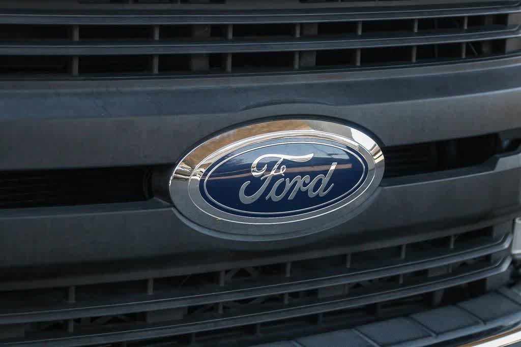 Used 2017 Ford F550 2WD Crew Cab Super Duty image 5