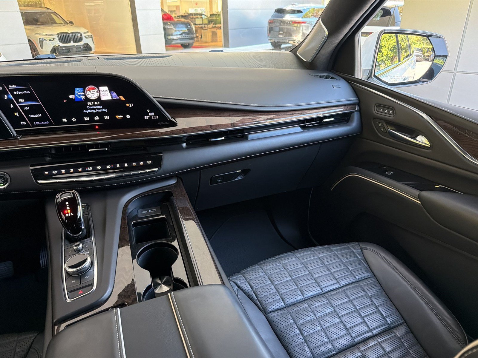 Used 2023 Cadillac Escalade ESV Sport Platinum w/ LPO, ONYX Package AWD/4WD image 30