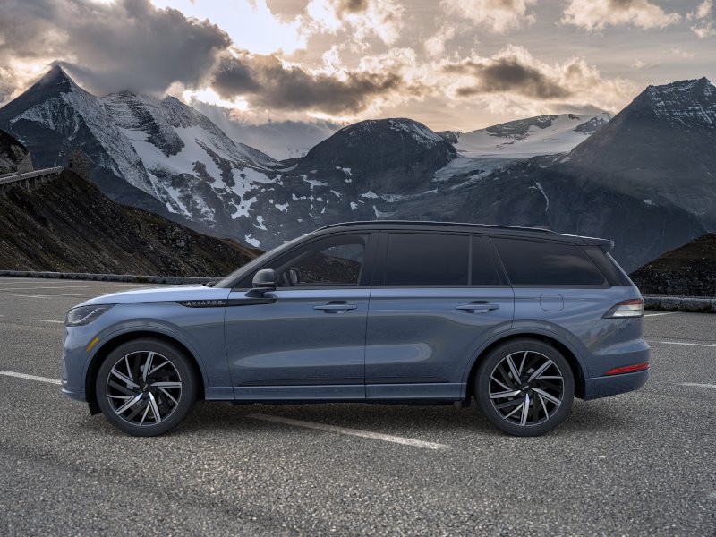 New 2026 Lincoln Aviator Black Label w/ Black Label Special Edition AWD/4WD image 3