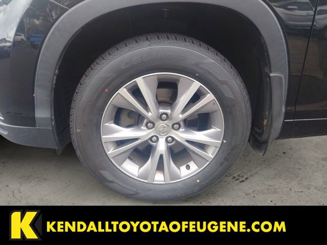 Used 2015 Toyota Highlander Plus AWD/4WD image 14