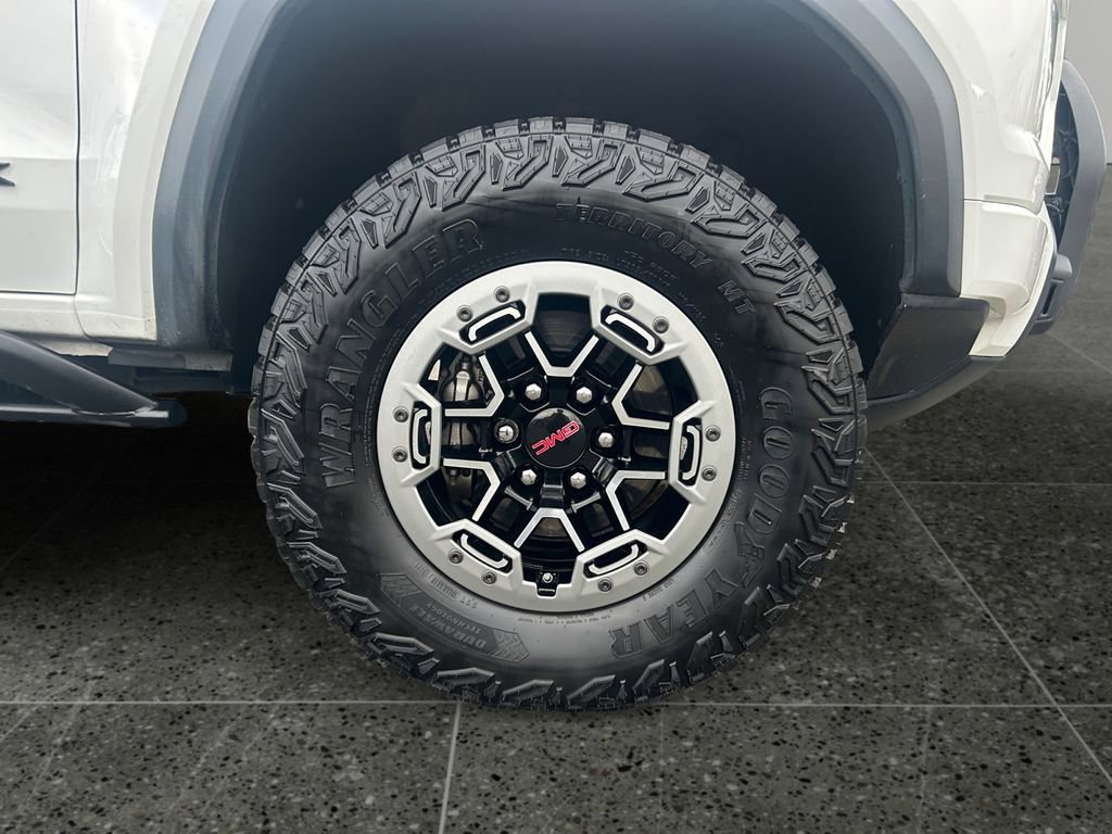 Used 2023 GMC Canyon AT4X w/ Edition 1 image 9