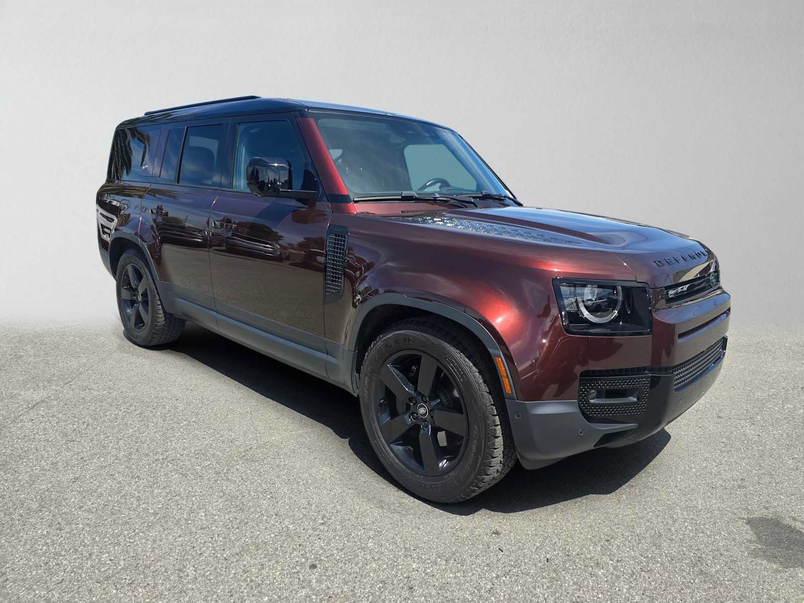 Used 2023 Land Rover Defender 130 SE AWD/4WD image 7