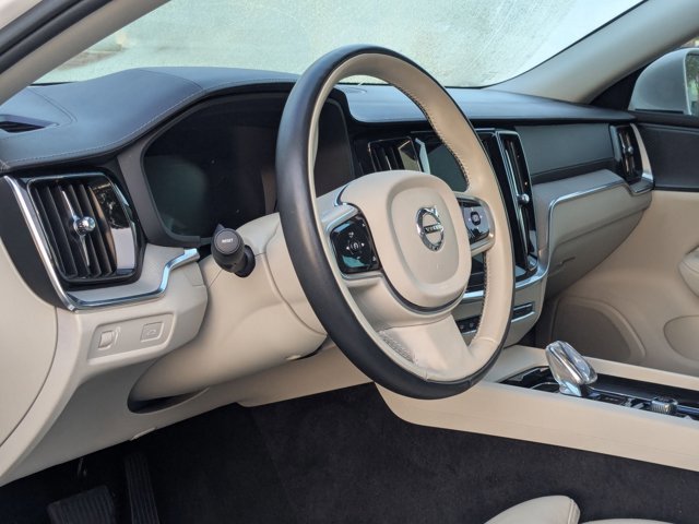 Used 2022 Volvo S60 B5 Inscription w/ Advanced Package image 2