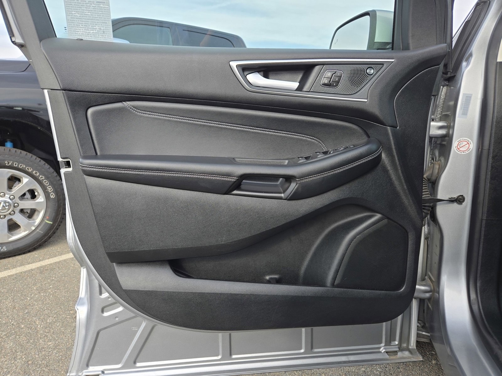 Used 2024 Ford Edge Titanium image 21