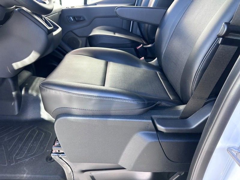 New 2026 Ford Transit 250 148 Medium Roof image 18