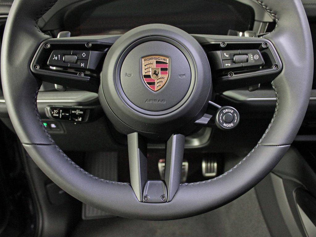 Certified 2025 Porsche Cayenne S image 24