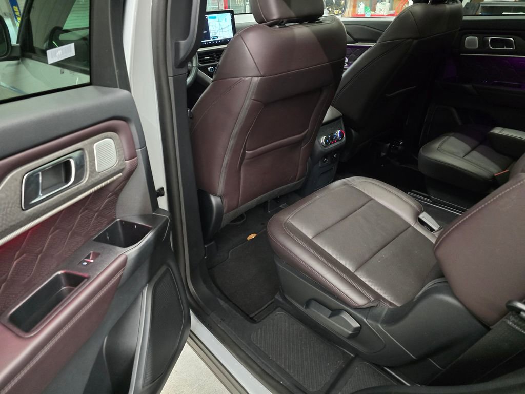 Used 2025 Ford Explorer Platinum w/ LUX Leather Package image 31
