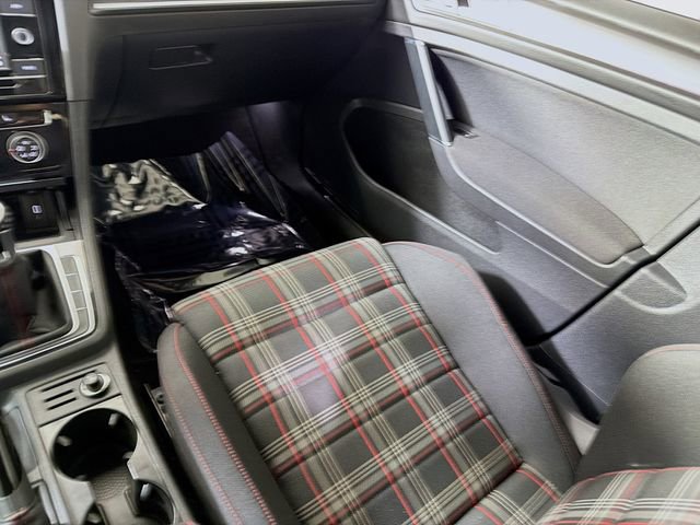 Used 2020 Volkswagen GTI S image 24