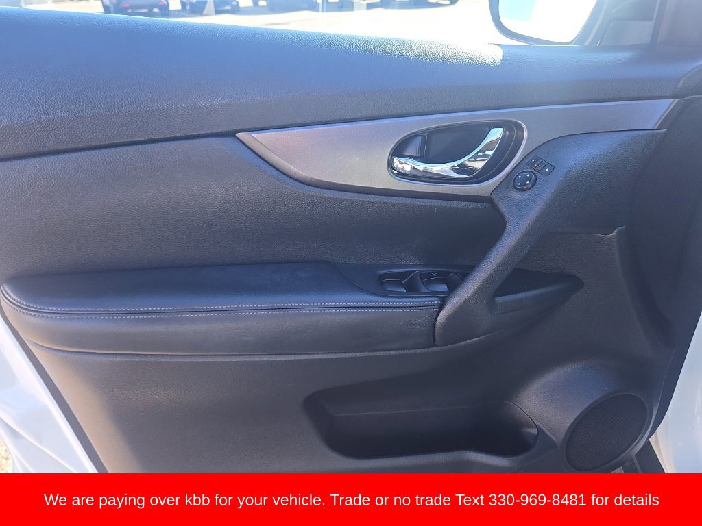 Used 2016 Nissan Rogue S FWD image 11